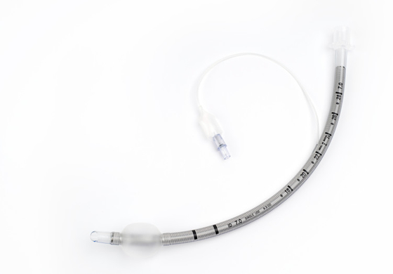 Un buon prezzo. Prodotti medici di alta qualità Intubatore endotracheale rinforzato con manette taglia 6.5 in linea