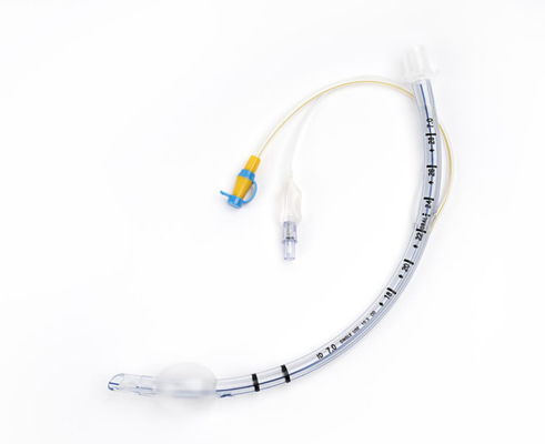 Un buon prezzo. Tubo endotracheale regolare usa e getta con porta di aspirazione ammanettata o non ammanettata in linea